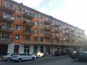 Satılır 3 otaqlı 60 m2 köhnə tikili Şəki