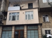 Satılır 3 otaqlı 120 m2 köhnə tikili Elmlər Akademiyası m.