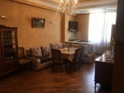 Satılır 3 otaqlı 126 m2 yeni tikili Elmlər Akademiyası m.