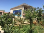Satılır 6 otaqlı 400 m2 bağ evi Odlar Yurdu Universiteti