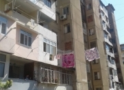 Satılır 3 otaqlı 82 m2 köhnə tikili Elmlər Akademiyası m.
