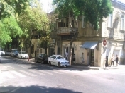 İcarəyə verilir 3 otaqlı 85 m2 obyekt Axundov bağı