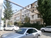 Satılır 2 otaqlı 50 m2 köhnə tikili Qələbə dairəsi