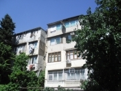 Satılır 3 otaqlı 68 m2 köhnə tikili Elmlər Akademiyası m.
