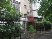 İcarəyə verilir 1 otaqlı 35 m2 köhnə tikili İnşaatçılar m.