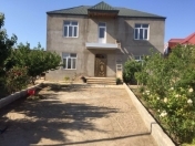 Satılır 8 otaqlı 220 m2 bağ evi Novxanı