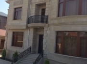 Satılır 12 otaqlı 650 m2 həyət evi Əhmədli