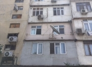 Satılır 3 otaqlı 98 m2 köhnə tikili Elmlər Akademiyası m.