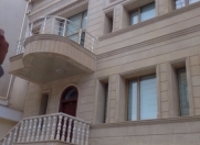 İcarəyə verilir 9 otaqlı 700 m2 həyət evi Gənclik m.