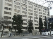 Satılır 3 otaqlı 70 m2 köhnə tikili Elmlər Akademiyası m.
