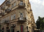 İcarəyə verilir 2 otaqlı 75 m2 köhnə tikili Sahil m.