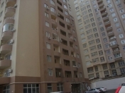 Satılır 3 otaqlı 145 m2 yeni tikili Elmlər Akademiyası m.