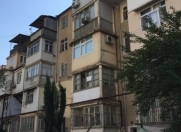 İcarəyə verilir 1 otaqlı 40 m2 köhnə tikili Sahil m.