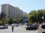 İcarəyə verilir 3 otaqlı 82 m2 köhnə tikili İnşaatçılar m.