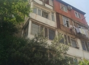 Satılır 3 otaqlı 68 m2 köhnə tikili Elmlər Akademiyası m.