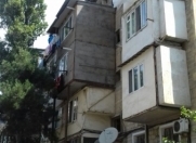 Satılır 1 otaqlı 30 m2 köhnə tikili İnşaatçılar m.