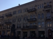 Satılır 2 otaqlı 70 m2 köhnə tikili İçəri Şəhər m.