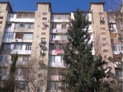 Satılır 2 otaqlı 50 m2 köhnə tikili Zərifə Əliyeva adına park