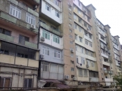 Satılır 5 otaqlı 125 m2 köhnə tikili Neapol dairəsi