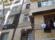 Satılır 2 otaqlı 41 m2 köhnə tikili Moskva univermağı