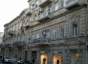İcarəyə verilir 2 otaqlı 70 m2 köhnə tikili Sahil m.