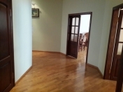 İcarəyə verilir 3 otaqlı 140 m2 yeni tikili Rəssamlıq Akademiyası