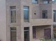 Satılır 10 otaqlı 720 m2 bağ evi Novxanı