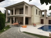 İcarəyə verilir 5 otaqlı 300 m2 bağ evi Ambassador otel