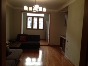 İcarəyə verilir 3 otaqlı 80 m2 köhnə tikili İçəri Şəhər m.