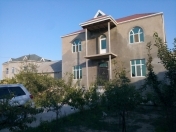 Satılır 5 otaqlı 600 m2 həyət evi Saray