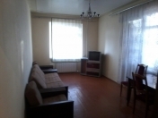 İcarəyə verilir 2 otaqlı 54 m2 köhnə tikili Elmlər Akademiyası m.