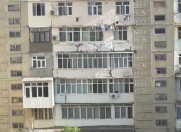 Satılır 4 otaqlı 100 m2 köhnə tikili İnşaatçılar m.