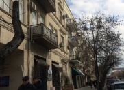 İcarəyə verilir 3 otaqlı 100 m2 köhnə tikili Sahil m.