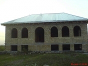 Satılır 4 otaqlı 130 m2 yeni tikili Şəki