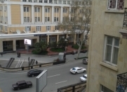 İcarəyə verilir 5 otaqlı 180 m2 köhnə tikili İçəri Şəhər m.