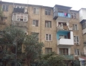Satılır 4 otaqlı 90 m2 köhnə tikili Elmlər Akademiyası m.
