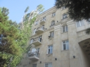 Satılır 2 otaqlı 60 m2 köhnə tikili Nərimanov heykəli