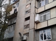 Satılır 3 otaqlı 75 m2 köhnə tikili Neapol dairəsi