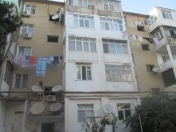 Satılır 3 otaqlı 80 m2 köhnə tikili Badamdar