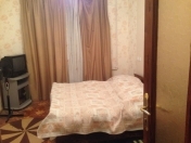 Satılır 4 otaqlı 100 m2 köhnə tikili Ayna Sultanova heykəli