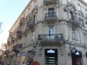 İcarəyə verilir 4 otaqlı 180 m2 köhnə tikili Sahil m.