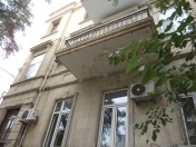 İcarəyə verilir 3 otaqlı 3 m2 ofis İçəri Şəhər m.