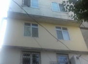 Satılır 3 otaqlı 52 m2 köhnə tikili Elmlər Akademiyası m.