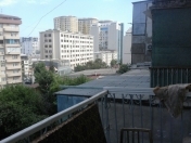 İcarəyə verilir 3 otaqlı 75 m2 köhnə tikili Memar Əcəmi m.