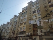 Satılır 3 otaqlı 80 m2 köhnə tikili İnşaatçılar m.