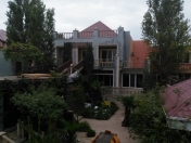 Satılır 12 otaqlı 1200 m2 həyət evi Novxanı