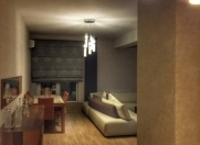 İcarəyə verilir 5 otaqlı 220 m2 yeni tikili Qara şəhər