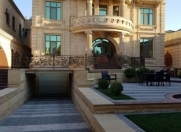 Satılır 9 otaqlı 840 m2 həyət evi Bakıxanov