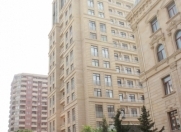 İcarəyə verilir 4 otaqlı 210 m2 yeni tikili Qış parkı