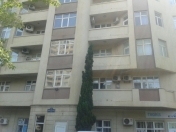 Satılır 4 otaqlı 173 m2 yeni tikili Elmlər Akademiyası m.